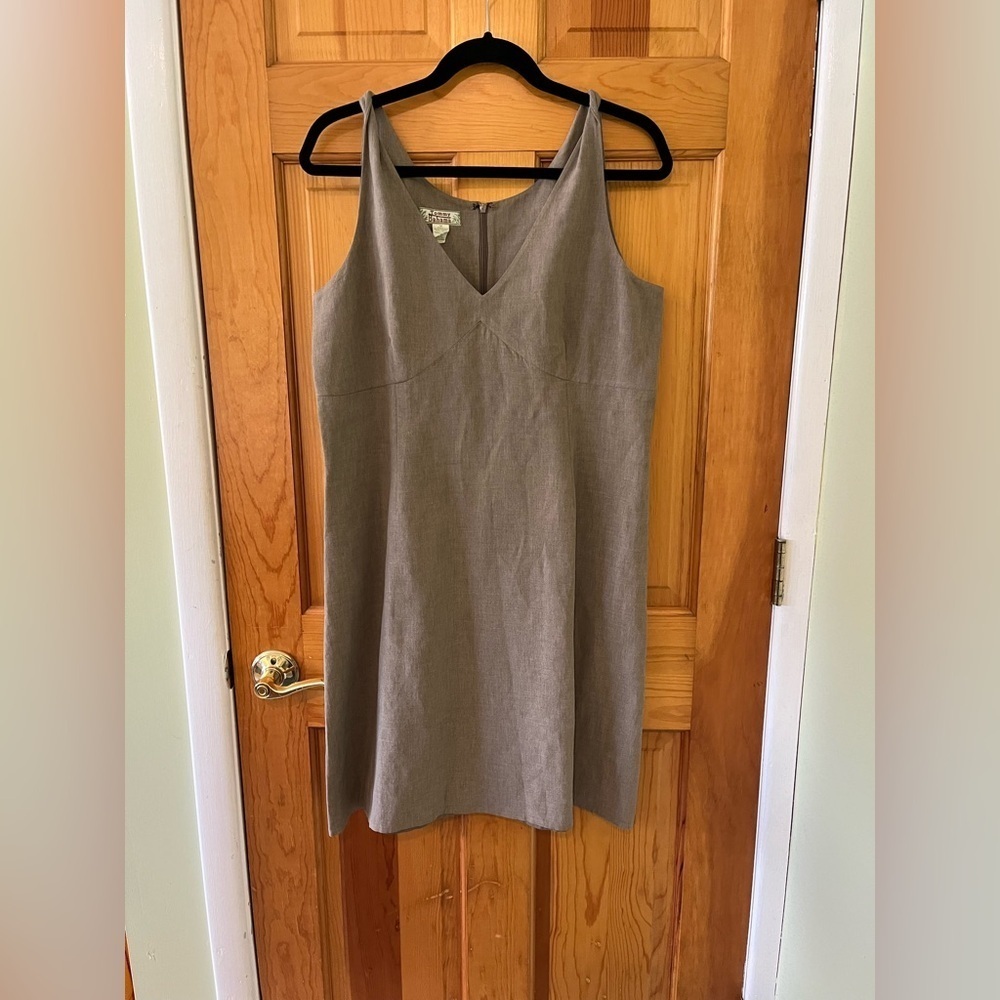 Tommy Bahama Linen Blend Dress Size 12 Beige / Gray Silk Lining V-Neck Back Zip